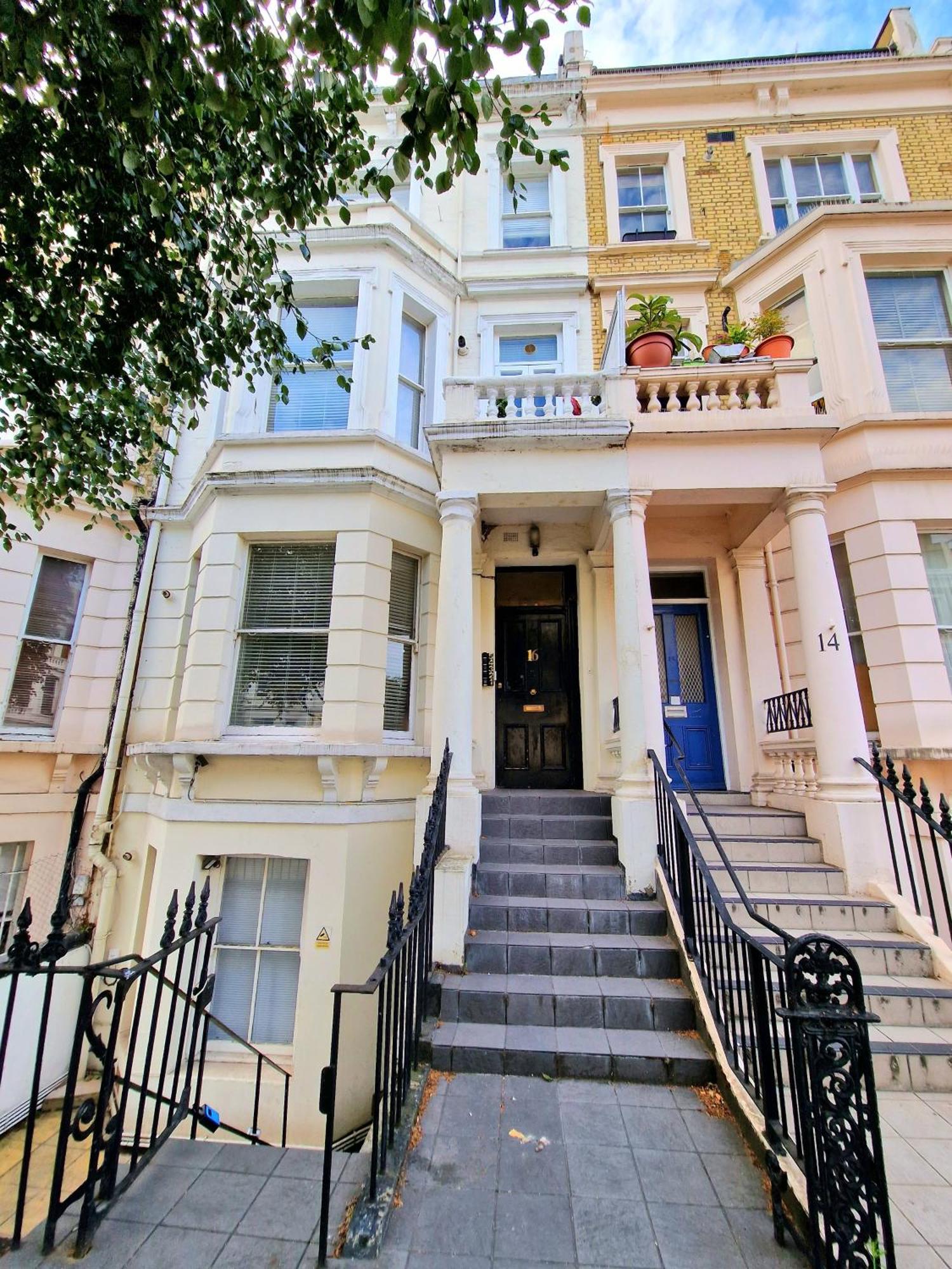 Charming Home With Private Balcony, On 1St Floor, With 2 Bathrooms, 3 Min Walk To Earl'S Court Station London Luaran gambar