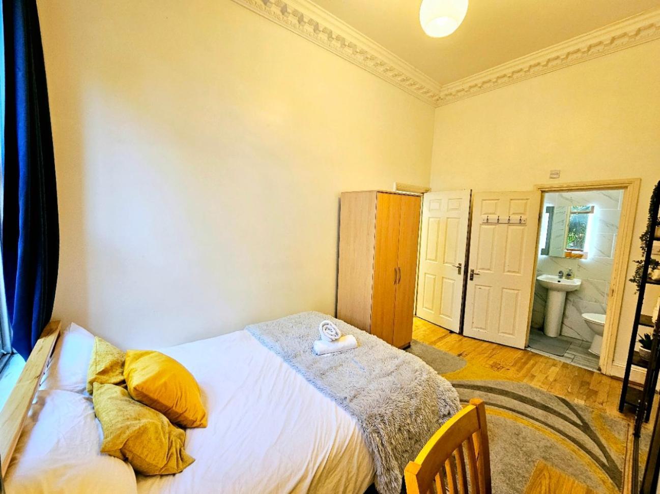 Charming Home With Private Balcony, On 1St Floor, With 2 Bathrooms, 3 Min Walk To Earl'S Court Station London Luaran gambar