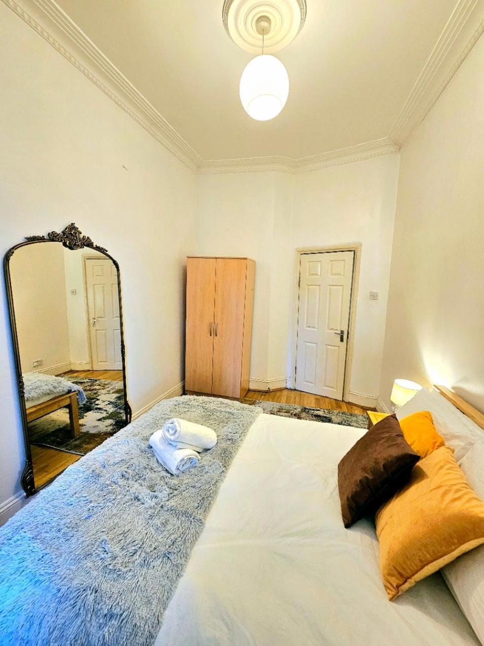Charming Home With Private Balcony, On 1St Floor, With 2 Bathrooms, 3 Min Walk To Earl'S Court Station London Luaran gambar