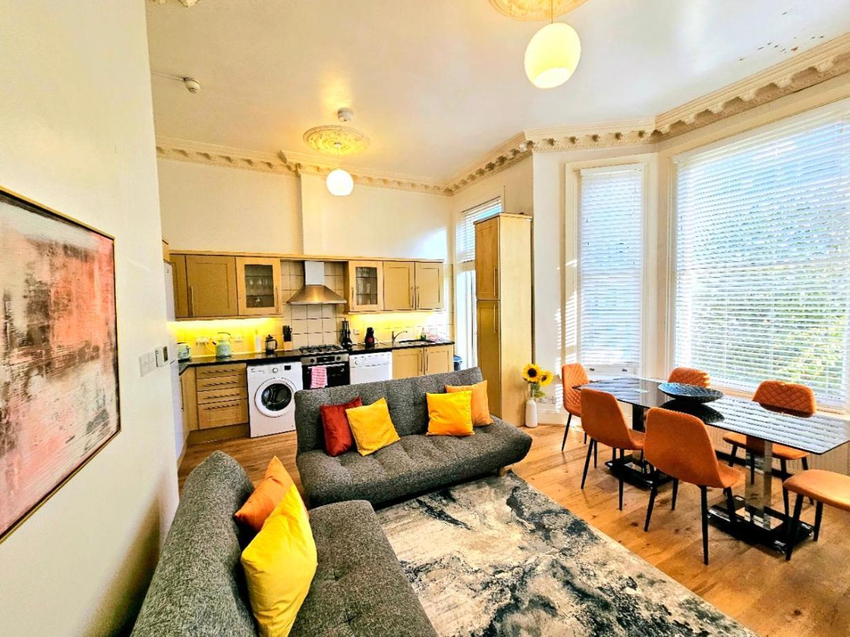 Charming Home With Private Balcony, On 1St Floor, With 2 Bathrooms, 3 Min Walk To Earl'S Court Station London Luaran gambar