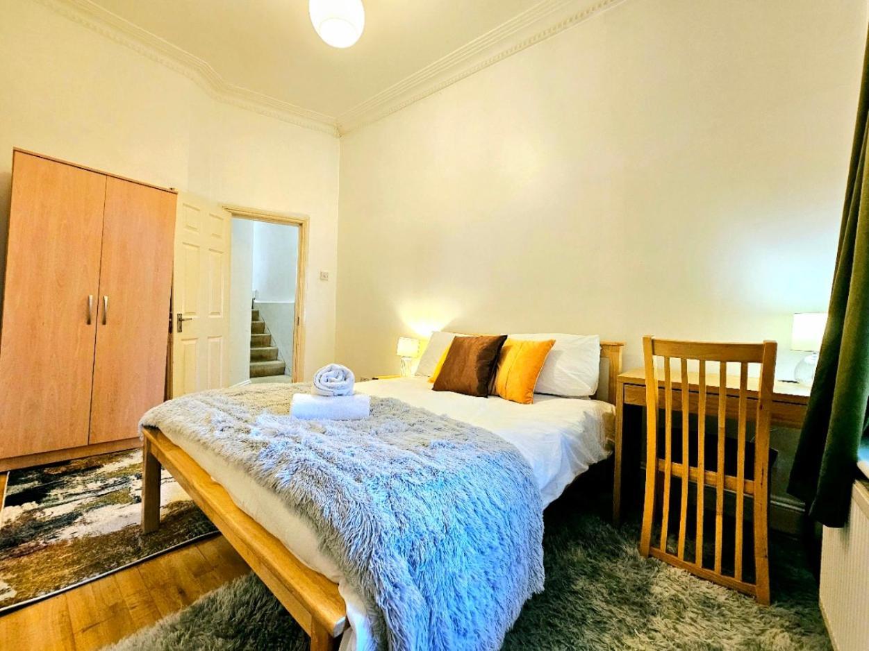 Charming Home With Private Balcony, On 1St Floor, With 2 Bathrooms, 3 Min Walk To Earl'S Court Station London Luaran gambar