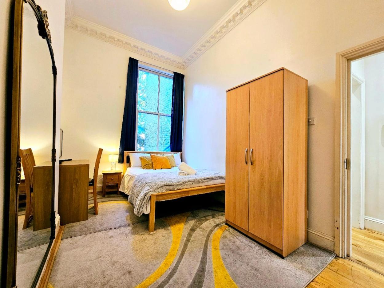 Charming Home With Private Balcony, On 1St Floor, With 2 Bathrooms, 3 Min Walk To Earl'S Court Station London Luaran gambar